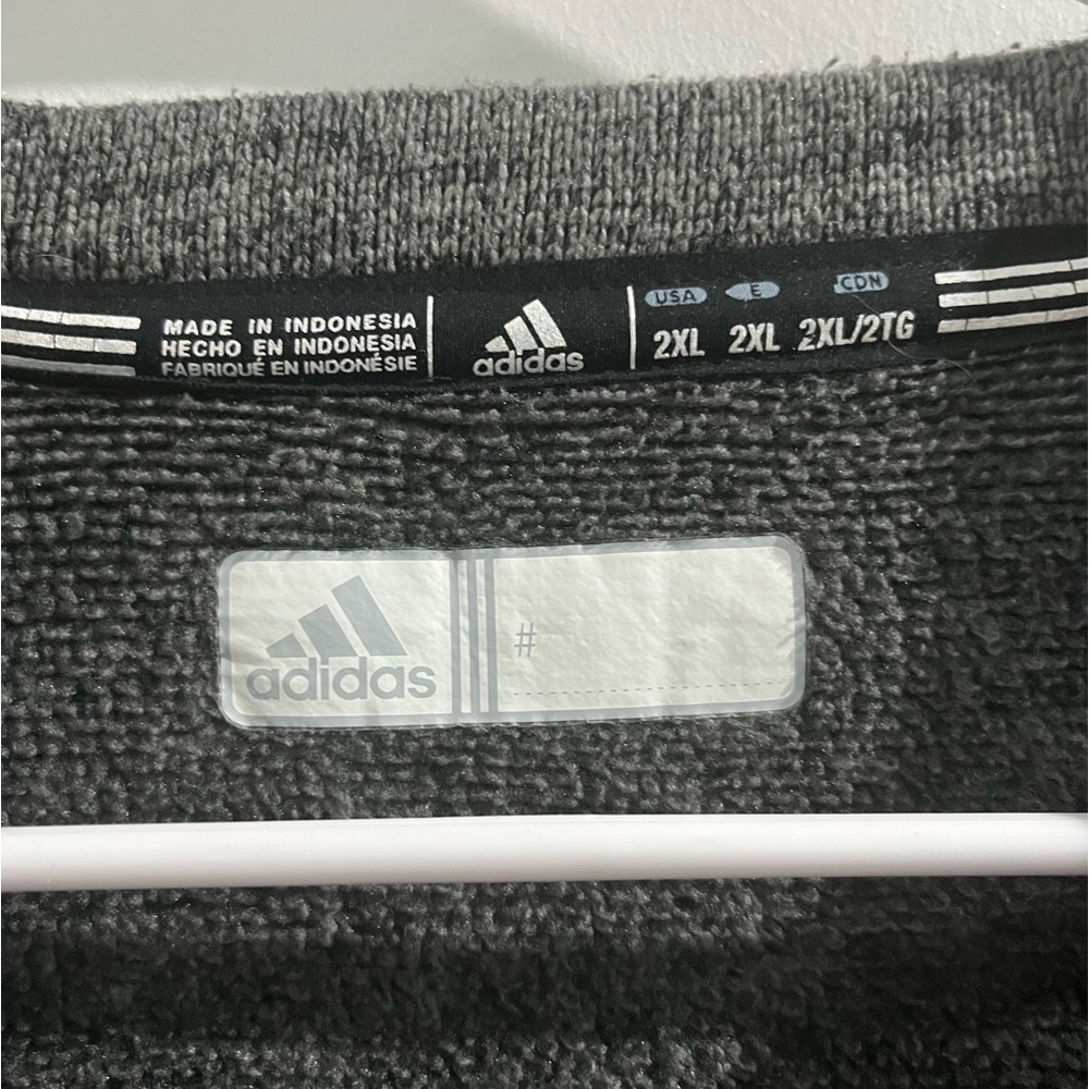 Adidas Men’s Gray V-Neck Sweatshirt, size 2XL - Picture 3 of 6